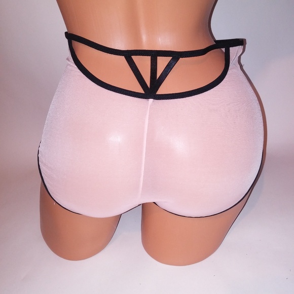 Bra and Panty Set‎ - Picture 7 of 8